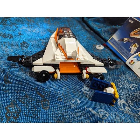 Lego City 60224 Satellite Service Mission MISSING PIECES - Picture 6 of 12